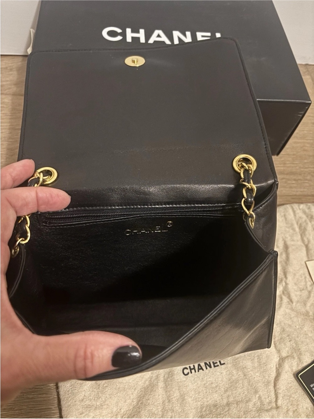 Chanel Diamond Quilt Flap Bag With Logo Box, Dust Bag & Card - Picture 6 of 13